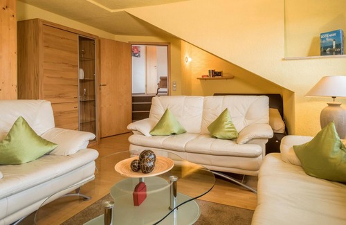 Heiligenberg Apartamento | Cosy Holiday Apartment with Balcony, Wi-Fi, Heating and one Parking Space available
