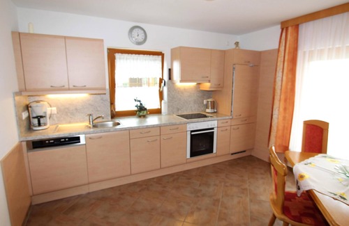 Liebenfels Apartamento | Cosy holiday apartment with large garden and pool