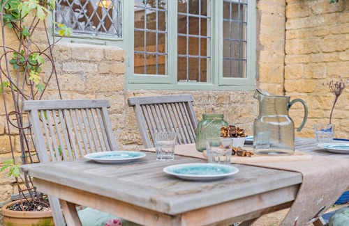 Willersey Cabaña | Cosy holiday cottage in the Cotswolds - Rex Cottage