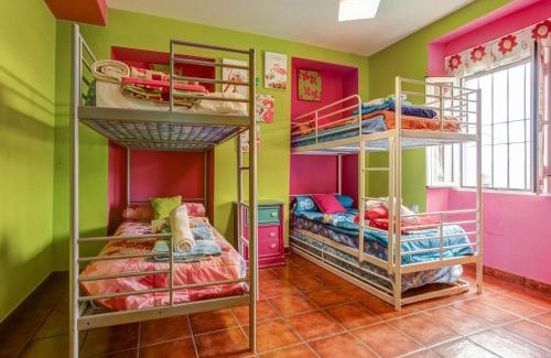Archidona Casa | Cosy holiday home in Villanueva de Tapia with garden