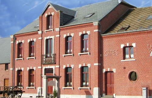 Couvin Casa | Cosy Holiday Home in Cul-des-Sarts with Terrace