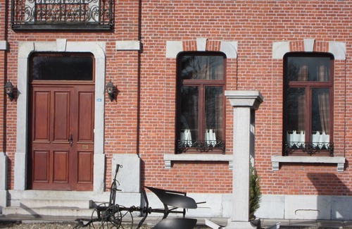 Couvin Casa | Cosy Holiday Home in Cul-des-Sarts with Terrace