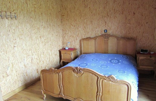 Couvin Casa | Cosy Holiday Home in Cul-des-Sarts with Terrace