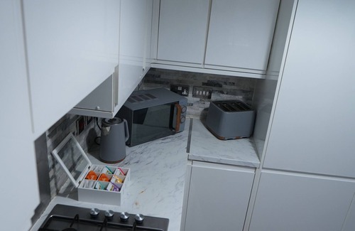 Smethwick Casa | Cosy home away from home. Ideal for families, contractor and more.