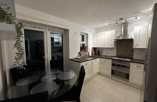 Gloucester Casa | Cosy Home