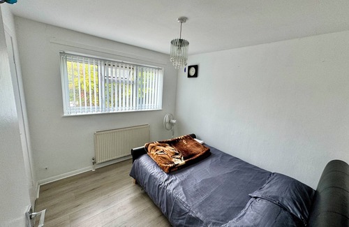 Whitton Casa | Cosy Home is located in a lovely town in Twickenham.