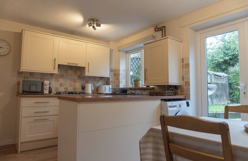 Shrewsbury Casa | Cosy Home with parking, 10 minute walk to town centre
