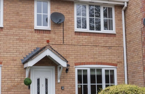 Shrewsbury Casa | Cosy Home with parking, 10 minute walk to town centre