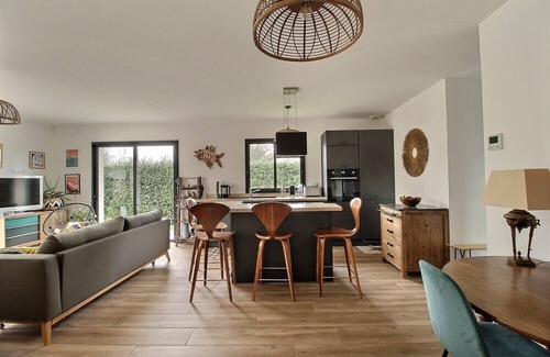 Andernos-les-Bains Casa | Cosy house 5 minutes from the Bétey beach, shops and cycle paths.