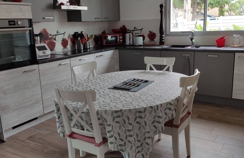 Jard-sur-Mer Casa | Cosy house close to the beach and town, all on foot, Wifi. "La Pergola Océane