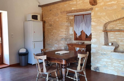 Prats-du-Perigord Cabaña | Cosy in Périgord - Charm and Quiet **- 4 people | pets allowed | swimming pool