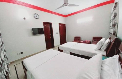 Gulshan-E-Jamal Hotel | Cosy Inn Guest House : Deluxe Twin Room