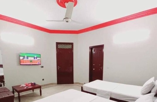 Gulshan-E-Jamal Hotel | Cosy Inn Guest House : Deluxe Family Room