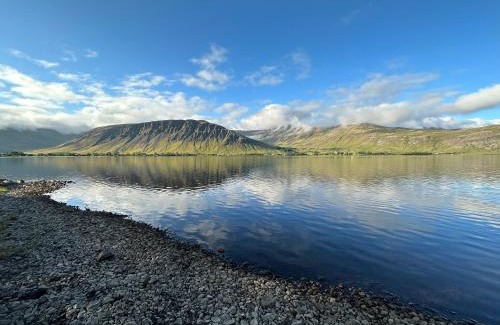 Kjosarhreppur Casa | Cosy lakeview cabin 45 minutes from Reykjavik