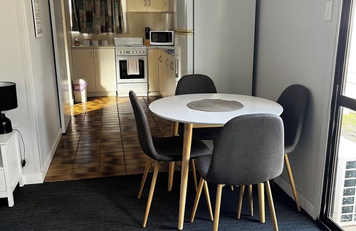Broken Hill Casa | Cosy little white box, everything you need for a little getaway