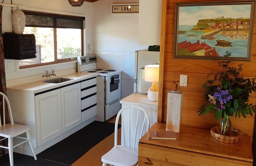 Kinloch Cabaña | Cosy Lockwood cottage close to marina, beach and shop