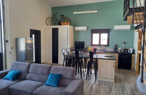 Aigues-Vives Casa | Cosy-loft , Industriel , Jacuzzi , Pour 2 Personnes max