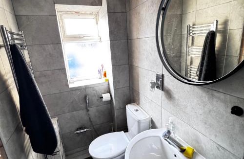 North End Apartamento | Cosy London Base 1 Bedroom Sofa Bed Sleeps 4 and Free Parking