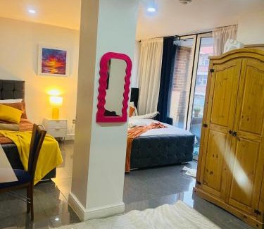 Shadwell Casa | Cosy Luxurious room in the heart of LONDON