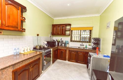 Kireka Apartamento | Cosy modern apartment in Naalya