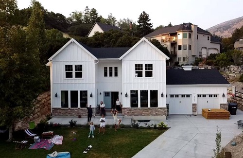 Little Rock Canyon Casa | Cosy Modern English Farmhouse Spacious 6-Bedroom Home in Charming Provo