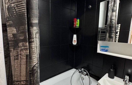 Petrosani Apartamento | Cosy modern ski apartment centrally located in Petrosani