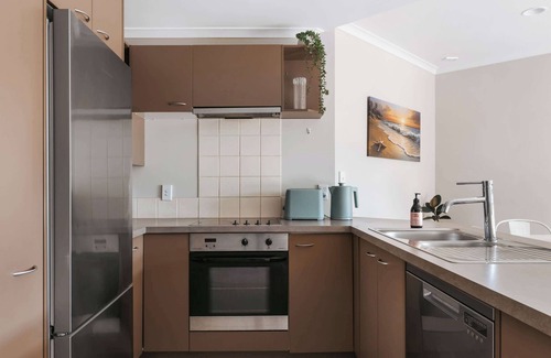 Mount Maunganui Apartamento | Cosy Mount Base King Bed, Ensuite & Top Location