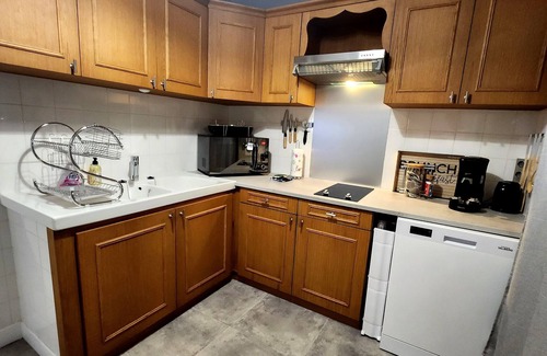 Vic-sur-Cere Apartamento | Cosy new apartment
