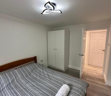 Longcroft Casa | Cosy new decorated flat in Edinburgh