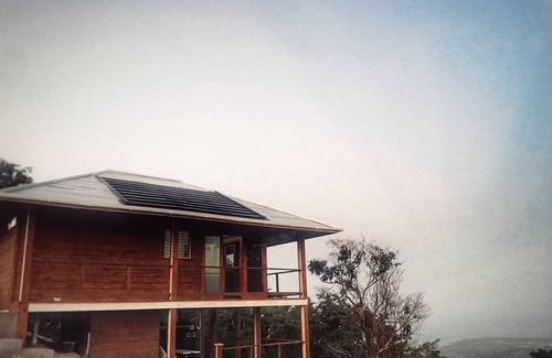 Boston Bay Cabina | Cosy off grid cabin 15 minutes from beautiful beaches