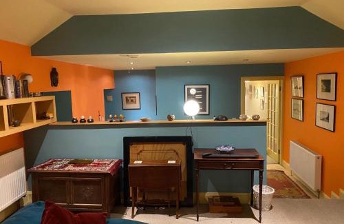 Thornhill Casa | Cosy one-bedroom Cottage - Parking Pets