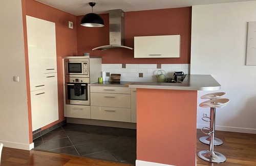Chatou Apartamento | Cosy, quiet apartment with balcony and parking