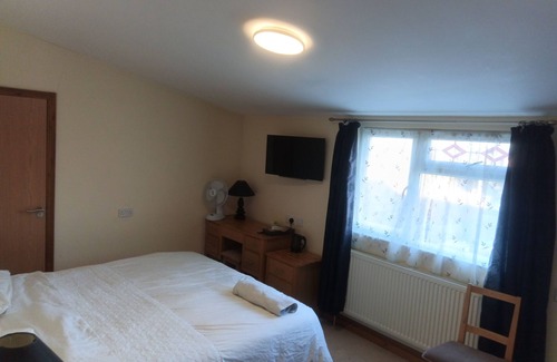 Norwich Casa | Cosy room at family house