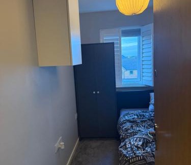 Sittingbourne Casa | Cosy room near all amenities with free parking and WiFi