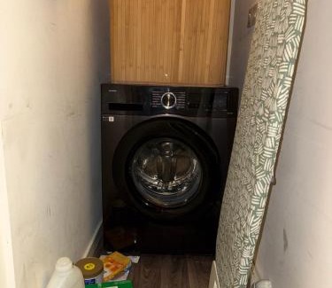 Sittingbourne Casa | Cosy room near all amenities with free parking and WiFi