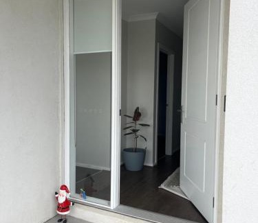 Wollert Cama Y Desayuno | Cosy room stay- 25 min to Melbourne Airport and next to Hume Freeway