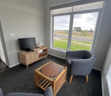 Wollert Cama Y Desayuno | Cosy room stay- 25 min to Melbourne Airport and next to Hume Freeway