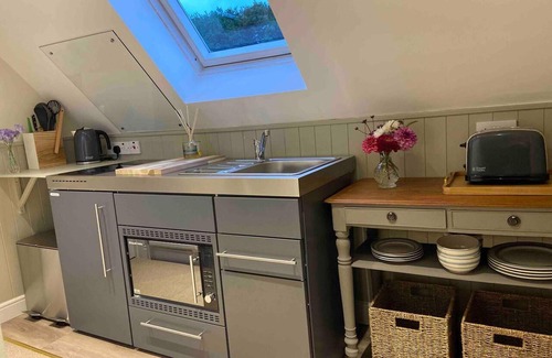 Bottlesford Casa | Stylish Getaway in the Heart of the Pewsey Vale