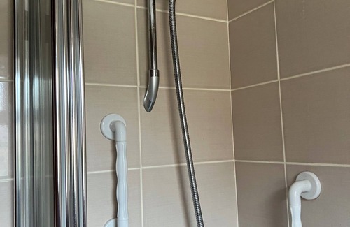 Tea Green Casa | Cosy Secure Clean House with Parking near Luton Airport