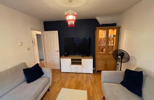 Watford Casa | Cosy Shared Flat - Self Check-In, Free Street Parking