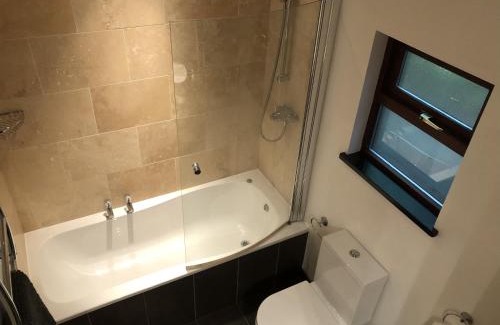 Coalpit Heath Casa | Cosy South Gloucestershire Cabin Retreat
