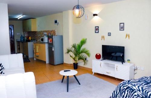 Ruaka Apartamento | Cosy space +Rooftop chill spot Near Two rivers mall