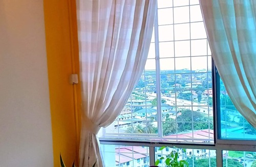 Penampang Apartamento | Acogedora, espaciosa casa étnica de Borneo con vistas increíbles