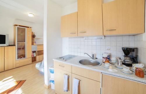 San Leonardo in Passiria Apartamento | Acogedor apartamento Strickerhof 1 con vistas a la montaña y balcón