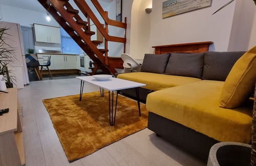 Stoke-on-Trent Casa | Cosy Stay in Stoke on Trent By Villazu