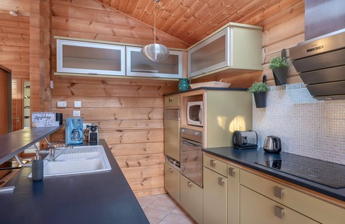 Sarzeau Chalet De Esquí | Acogedora estancia, casa de madera para 8