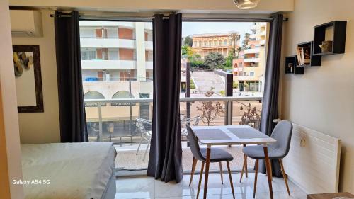 Les Baumettes Apartamento | Cosy Studio 200 m from Nice Beach & Promenade des Anglais