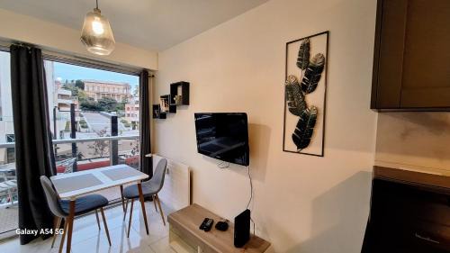 Les Baumettes Apartamento | Cosy Studio 200 m from Nice Beach & Promenade des Anglais