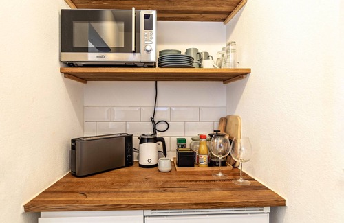 Pforzheim Apartamento | Acogedor apartamento estudio en zona tranquila con Wi-Fi, terraza y jardín