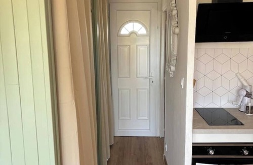 Fos-sur-Mer Apartamento | Cosy studio close to amenities + sea 5 minutes away